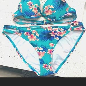 🎉2 for $12🎉 NWT! Tropical Bikini Bottom, L
